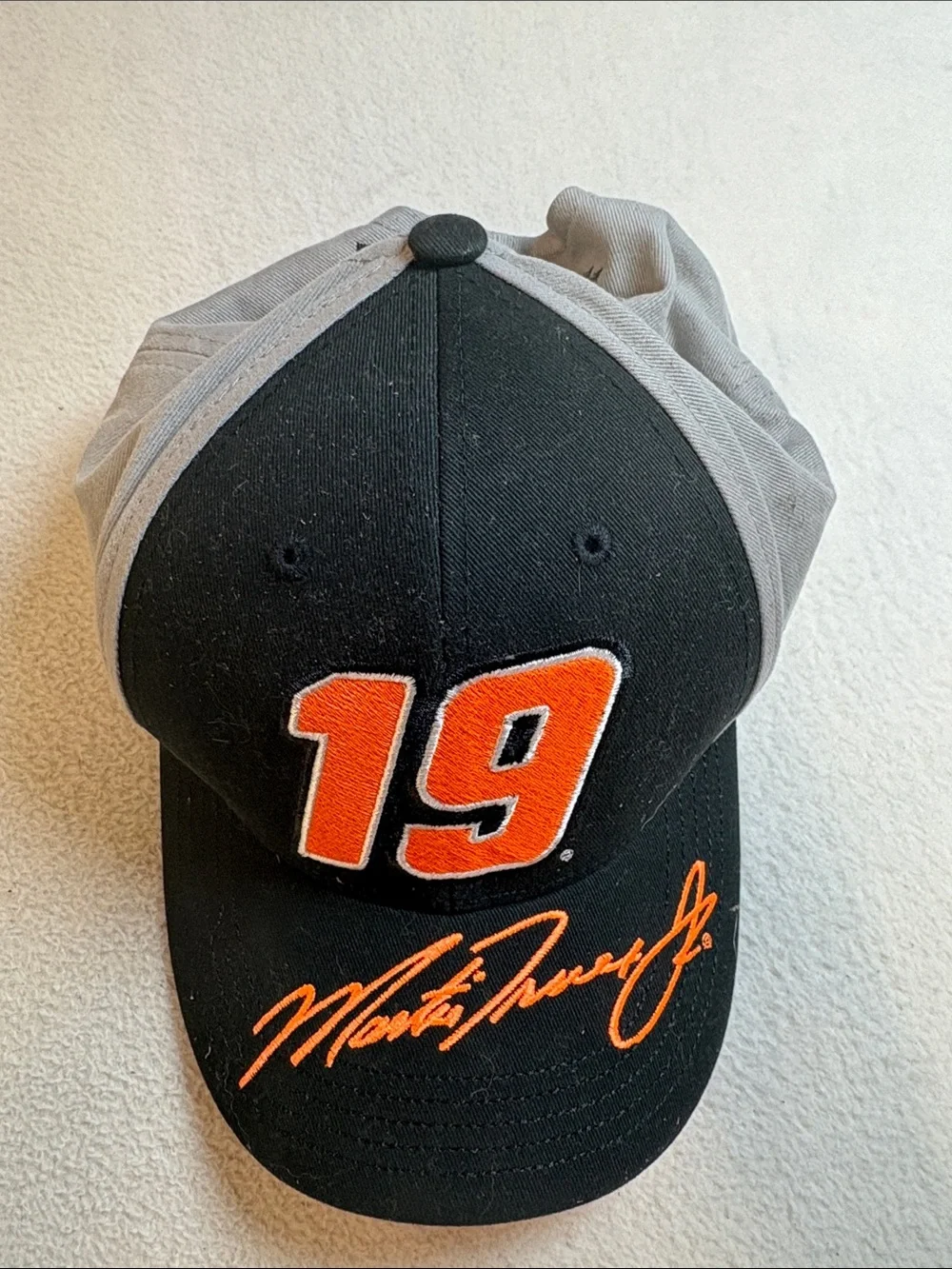Joe Gibbs Racing. Martin Truex Jr. #19